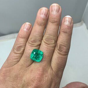 Elegant Green Gemstone Ring